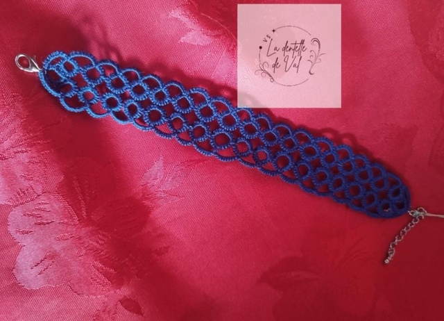 Bracelet bleu frivolité 