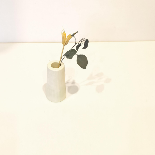 "Solune" Mini vase artisanal en gypse avec fleurs séchées – déco minimaliste    