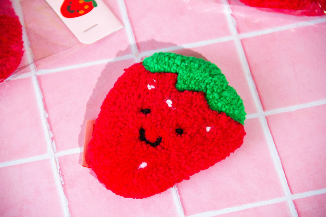 TheICHIGO Small Coaster Strawberry Smile Face