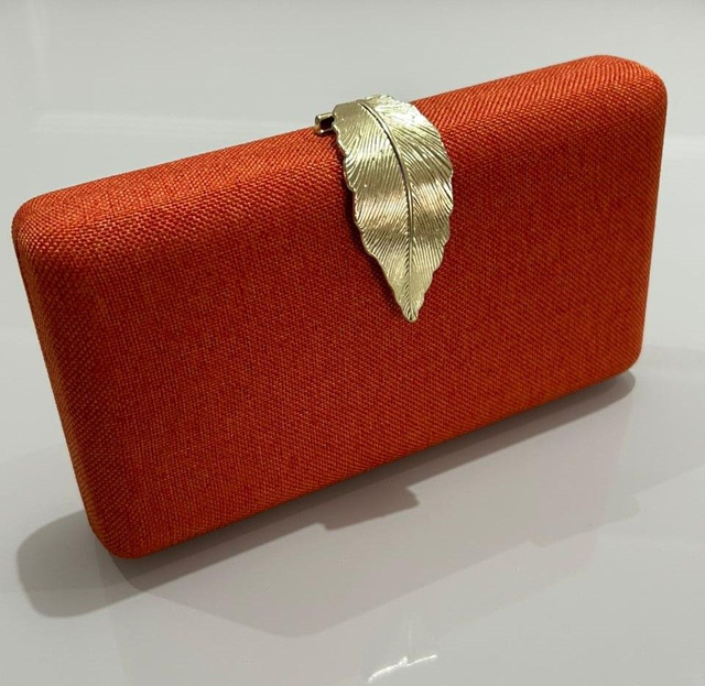 CLUTCH FOLHAGEM OURO VELHO RETANGULAR EM LINHO LARANJA (S-105)