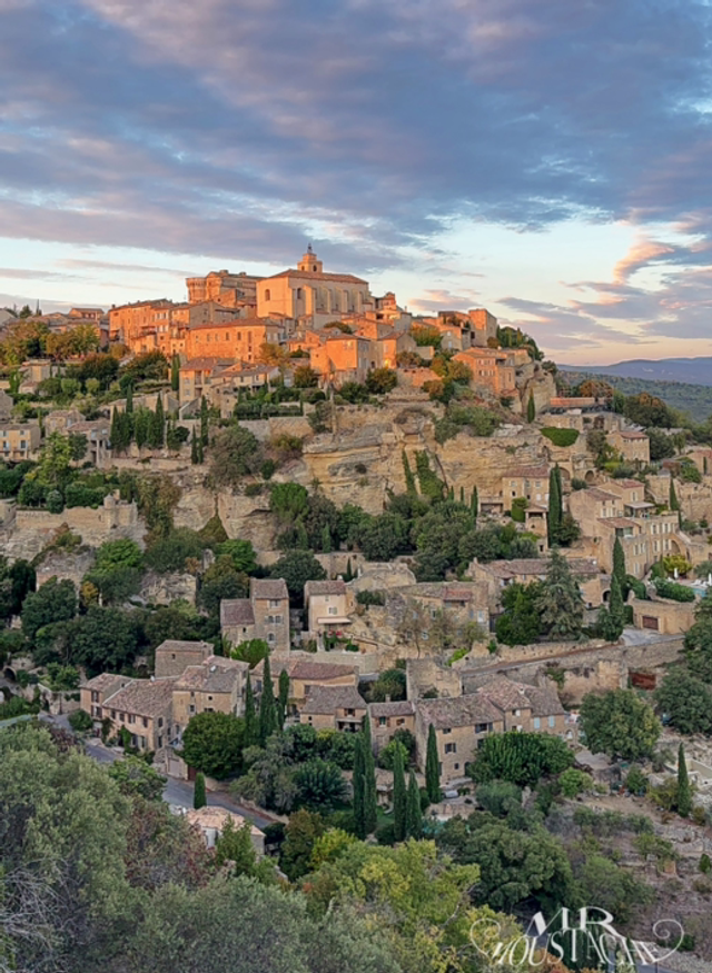 Gordes, village Sunset .