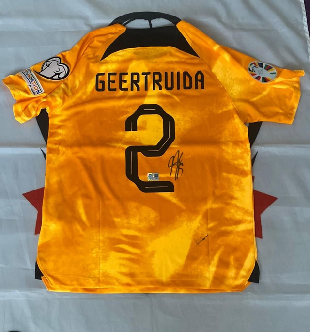 Gesigneerd Nederlands Elftal Shirt van Lutsharel Geertruida