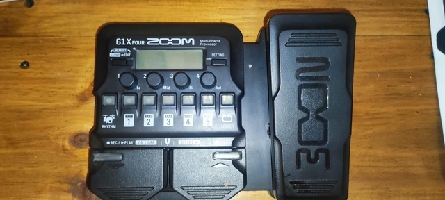 Pedalera Zoom G1x Four 