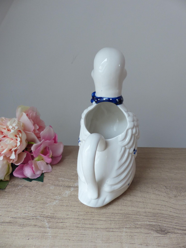 Porte ustensiles oie blanche en céramique peinte à la main vintage avec noeud bleu en ruban, oie et bébé oison décoration cuisine maison