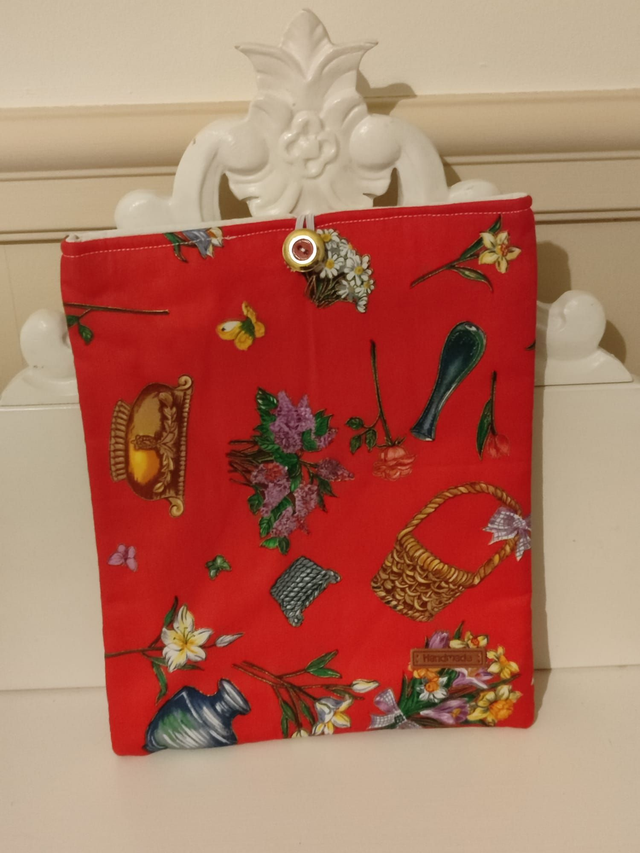 Travel Book Cover 'Flowers and Red'