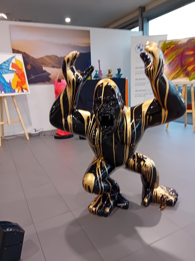 SCULPTURE GORILLE  140 CM NOIR/ OR
