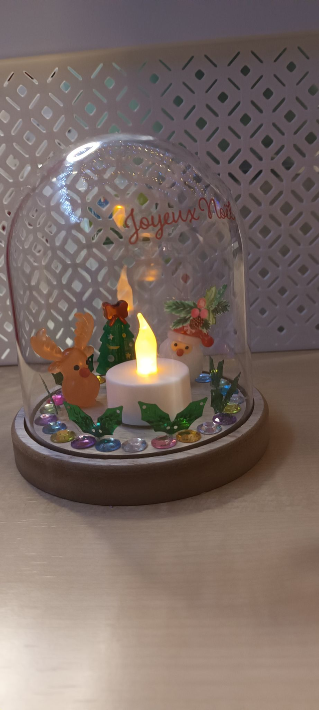 DECORATION NOEL SOUS CLOCHE  _ 14 X 11 CM
