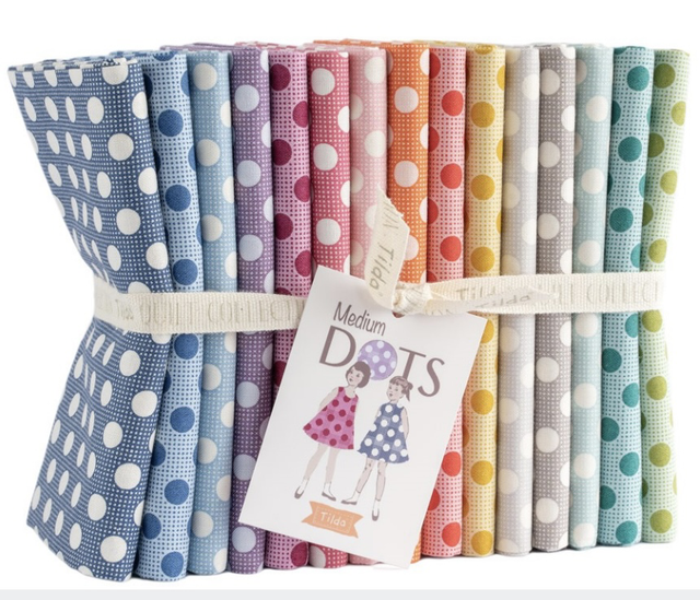 Tilda Fabric : Fat Quarters : Medium Dots: 50 x 55cm: Bundle of 15  