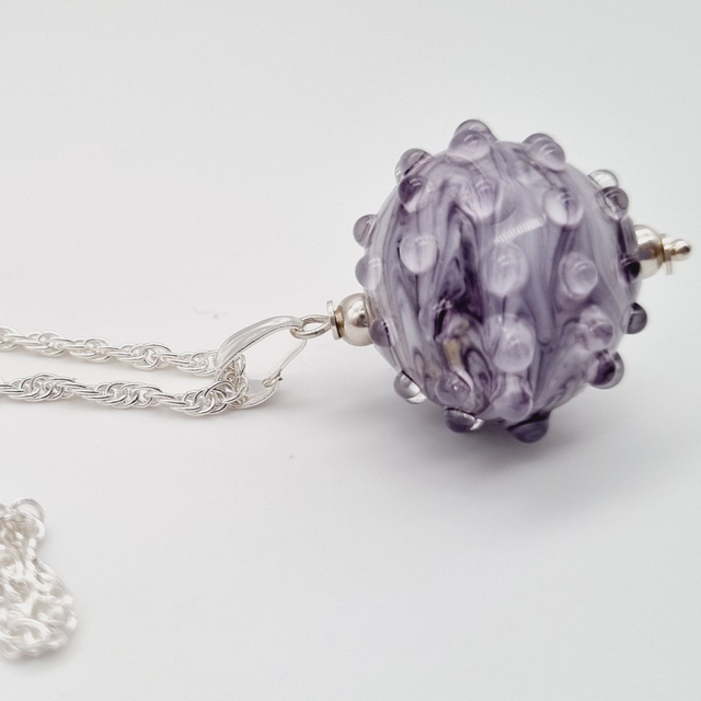 Pendentif Boule violette marbrée