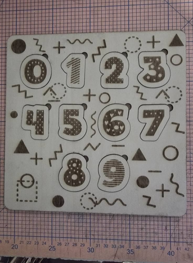 Puzzle en bois thème chiffre