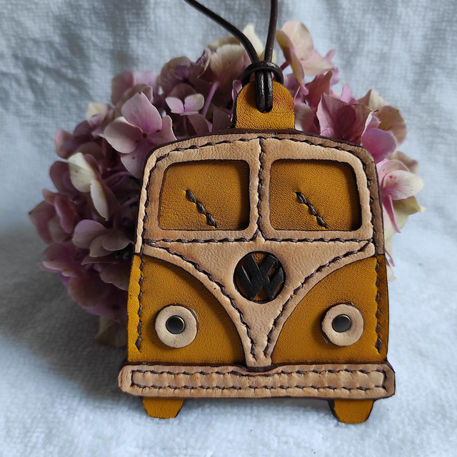 Van en cuir à suspendre 