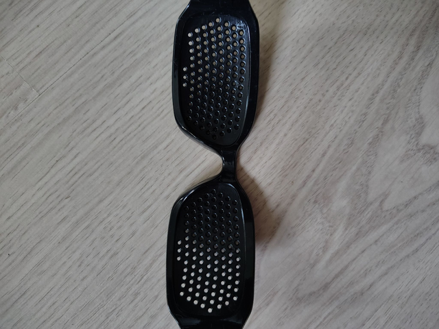 Lunettes sténopéïques - Allongée