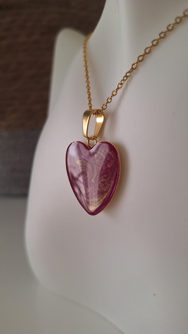 Collier cœur violet effets dorés