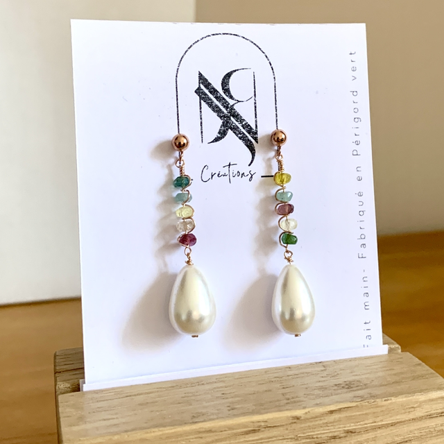 Boucles d'oreilles, en or rose laminé (Goldfilled) , habillées de Perles de culture naturelles