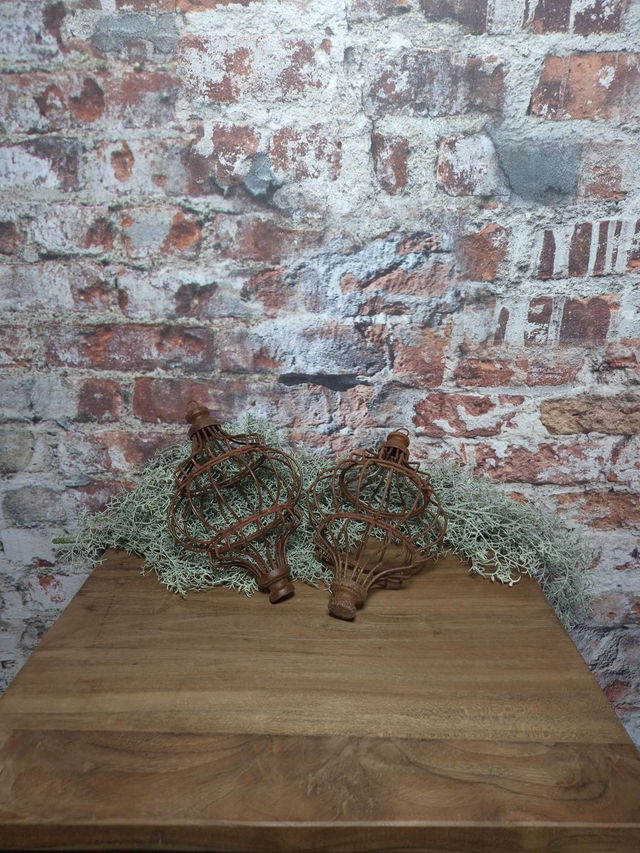 Roest mosbal hanger, kegelvormig