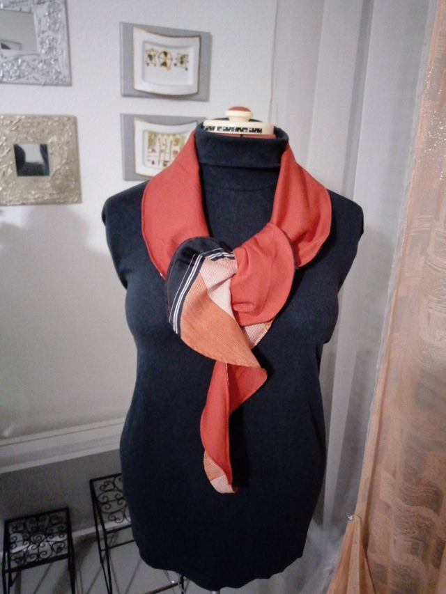 chèche en soie mousseline rouge- bleu  spiral cache cou pour femme		