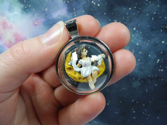 The Lady in the moon - Georges Méliès “Le Voyage dans la Lune” - I need space - miniature jewelry - Space jewelry - movie inspried necklace