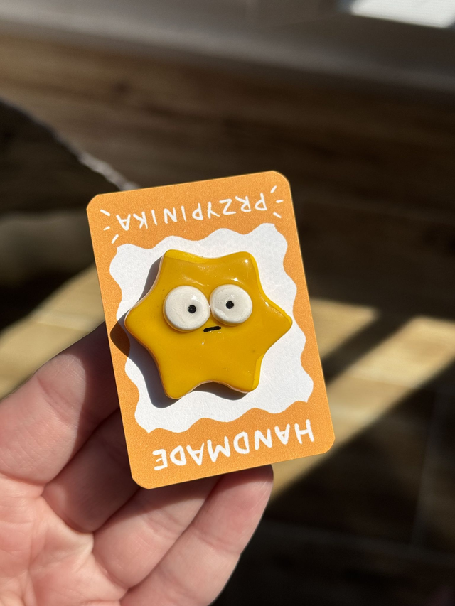 Gwiazdka ⭐️ - przypinka