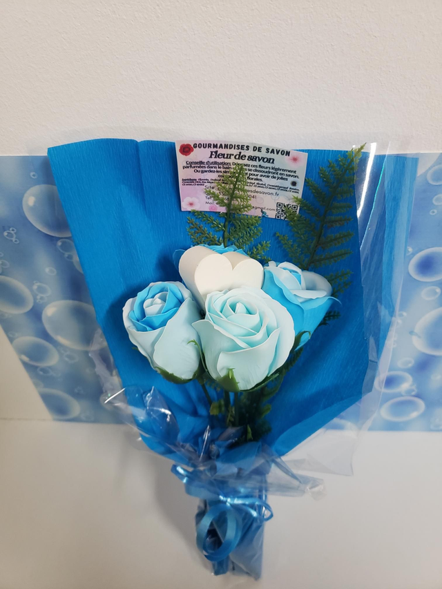 Bouquet fleurs de savon et savon d'invité 