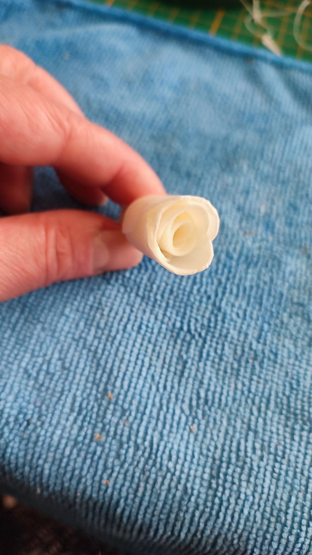 Bouquet de roses en bois de sola - fait main en France