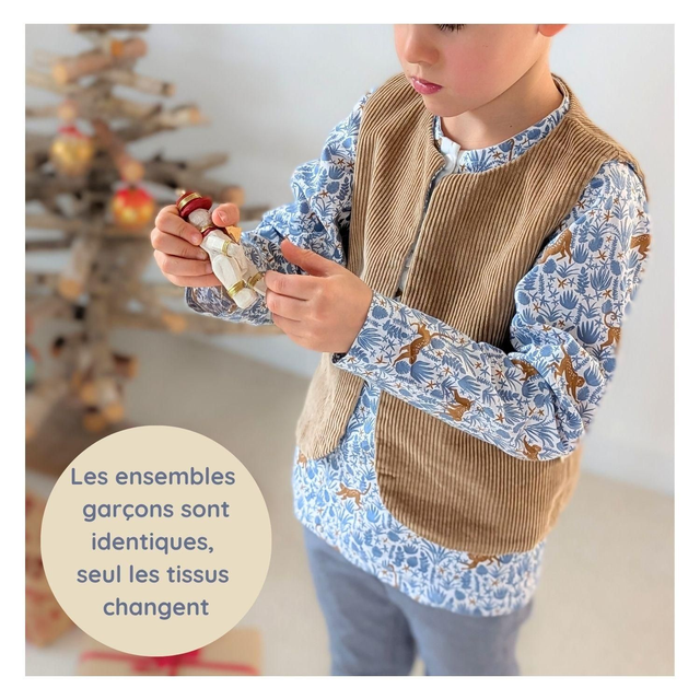 Noël – Ensemble chemisette + gilet – Taille 2 ans – Tissu coton blanc et motifs animaux tropicaux