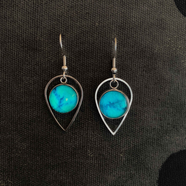 E08 — Moonlit Waves