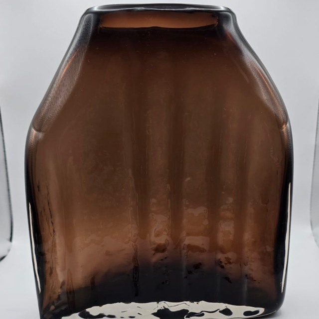 Whitefriars Shoulder Vase – Cinnamon