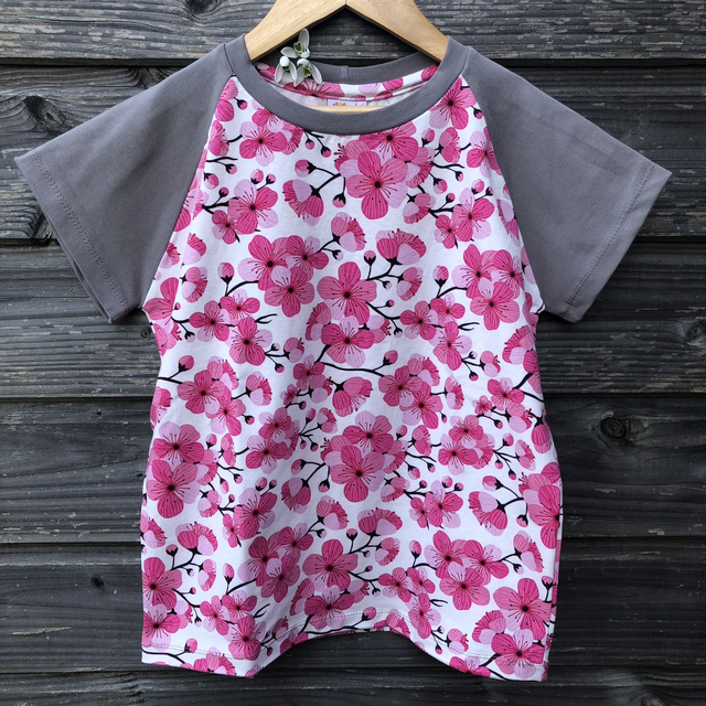 T-shirt manches courtes 8-10 ans «Fleurs de cerisier et gris»