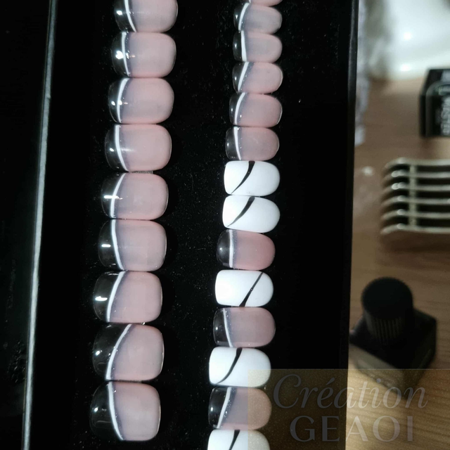 Black and white little carré S