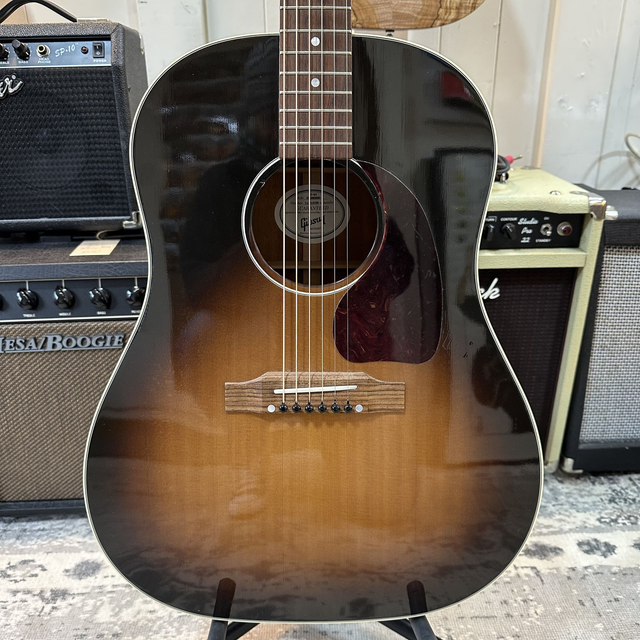 Gibson J-45 Standard Sunburst with Case