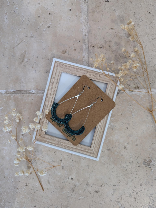 Créoles goutte d&#039;eau vert émeraude.