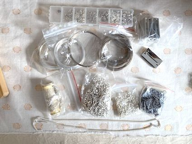 Lot d'apprêts argenté pour bijoux