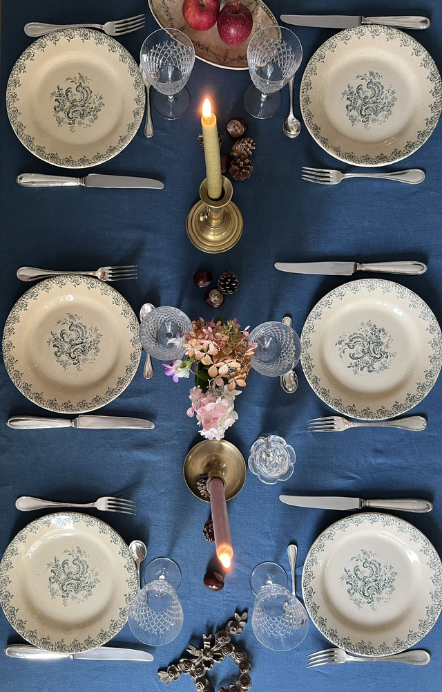 LOUIS XV - Suite de 6 assiettes plates signées Gien - Terre de Fer