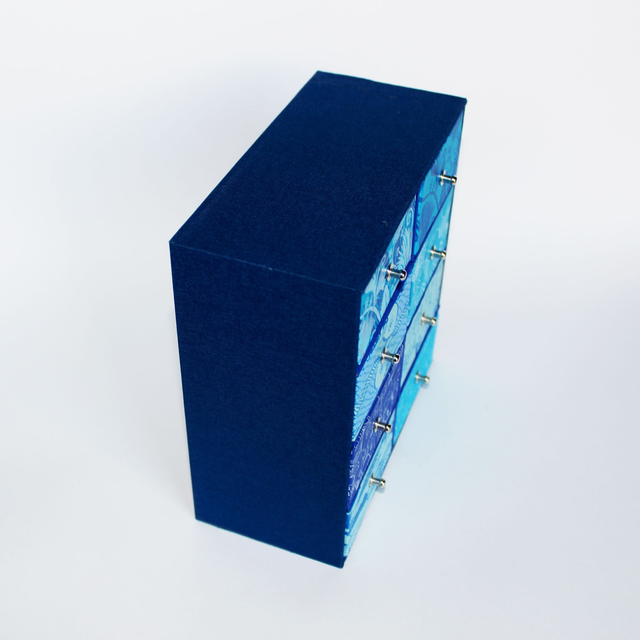 Trinket and jewellery box with 8 drawers