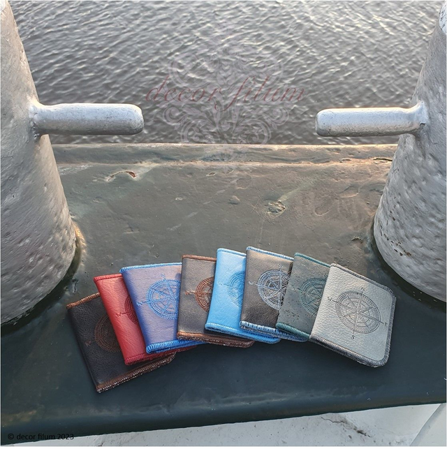 Maritim besticktes Kartenetui für Segelschein, Führerscheinhülle – Maritimes Kartenmäppchen für Bootsführerschein, EC-Karte, Rechtshänder