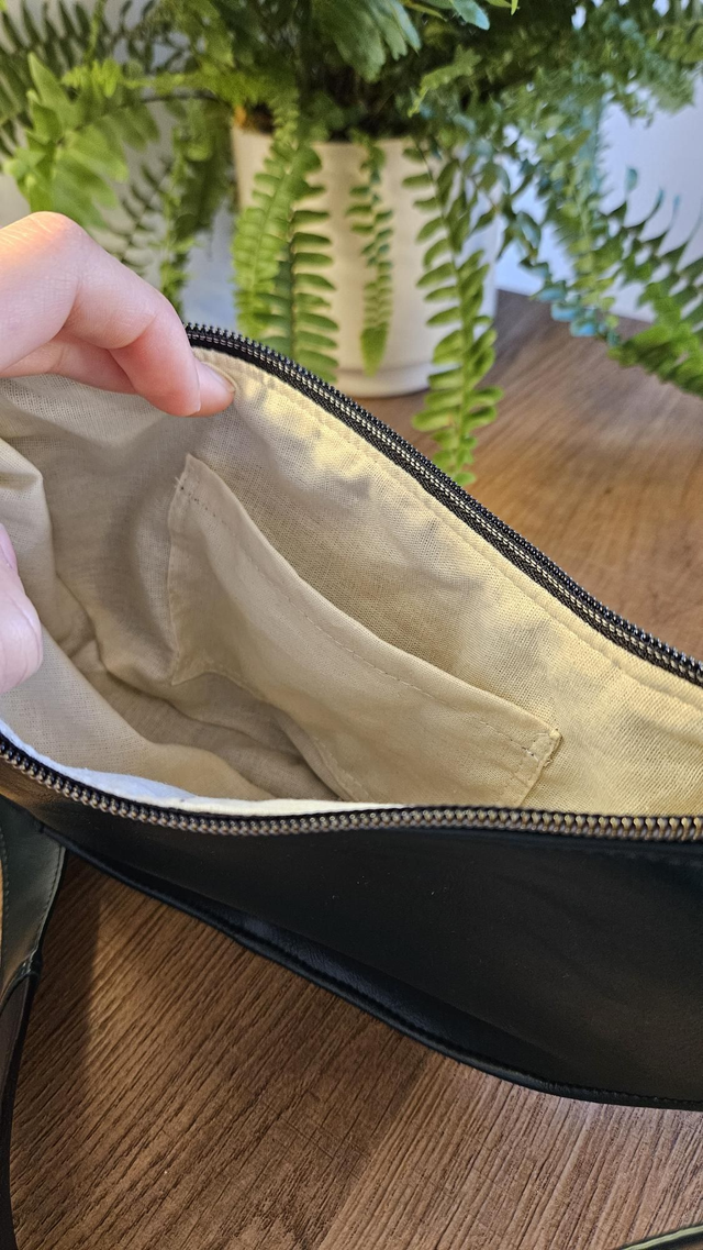 Sac demi-lune en simili cuir vert