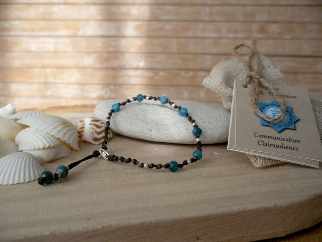 Bracelet chakra de la gorge en Apatite bleue