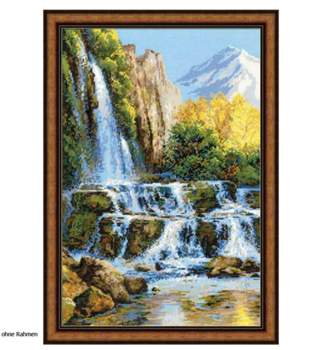 Landschaft mit Wasserfall