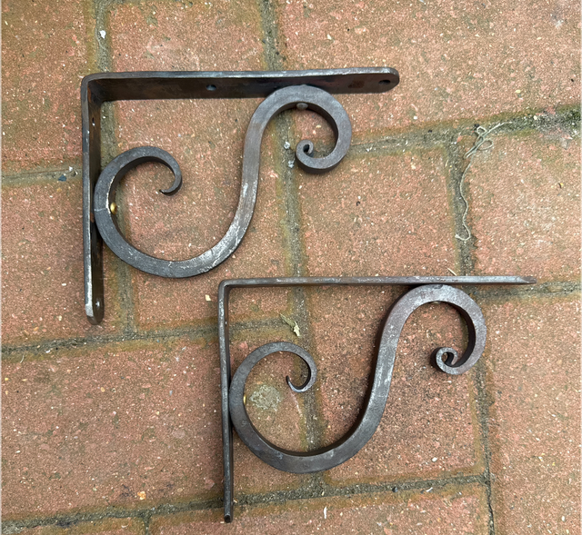 Scroll brackets