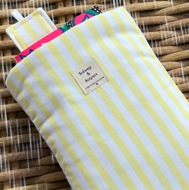 Housse de livre rayée jaune
