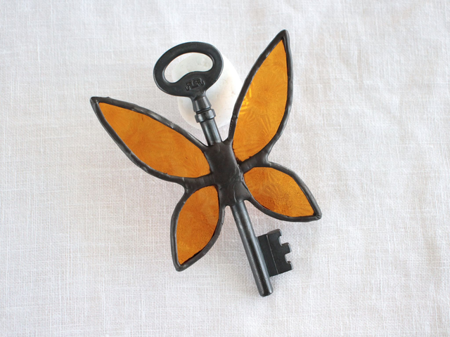 🗝️ Clé volante féerique "Viviane" en vitrail