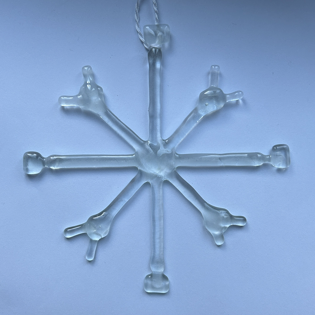 47 : flocons de neige, 13 cm de diamètre