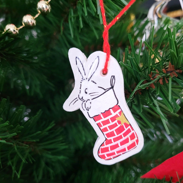 Suspension Lapin et chaussette de Noël rouge