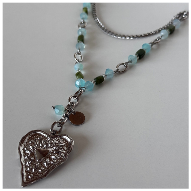 Collier long double rang,  kaki et bleu