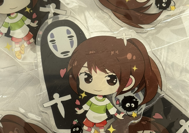 STAND ACRYLIQUE CHIHIRO
