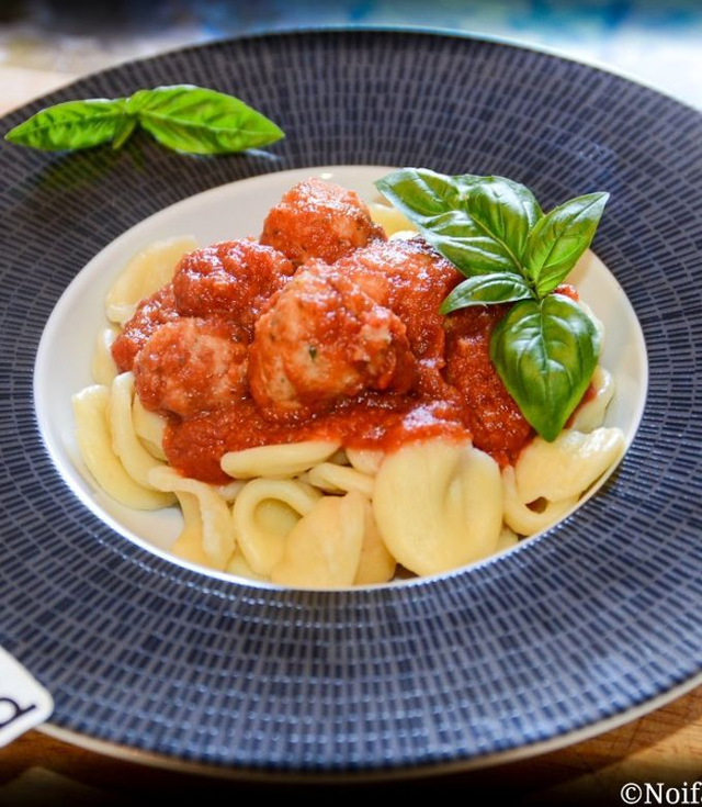 orecchiette con polpette al sugo