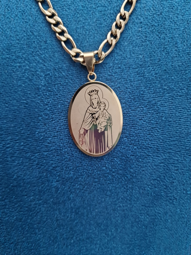 Collier Médaillon Vierge Marie Et Enfant Jésus Acier Inoxydable Doré
