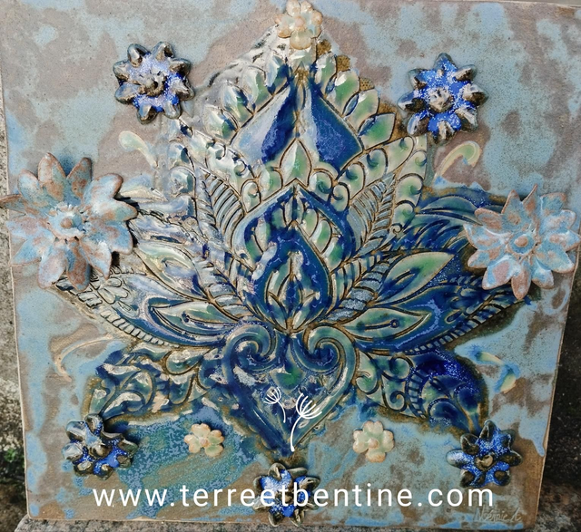 Carreau en grès "fleur de lotus"