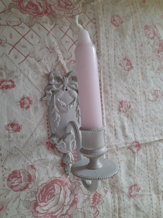 Bougeoir mural en métal patiné style Louis XVI