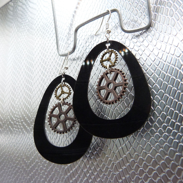 Boucle d'oreille vinyle "Oeuf Steam" 